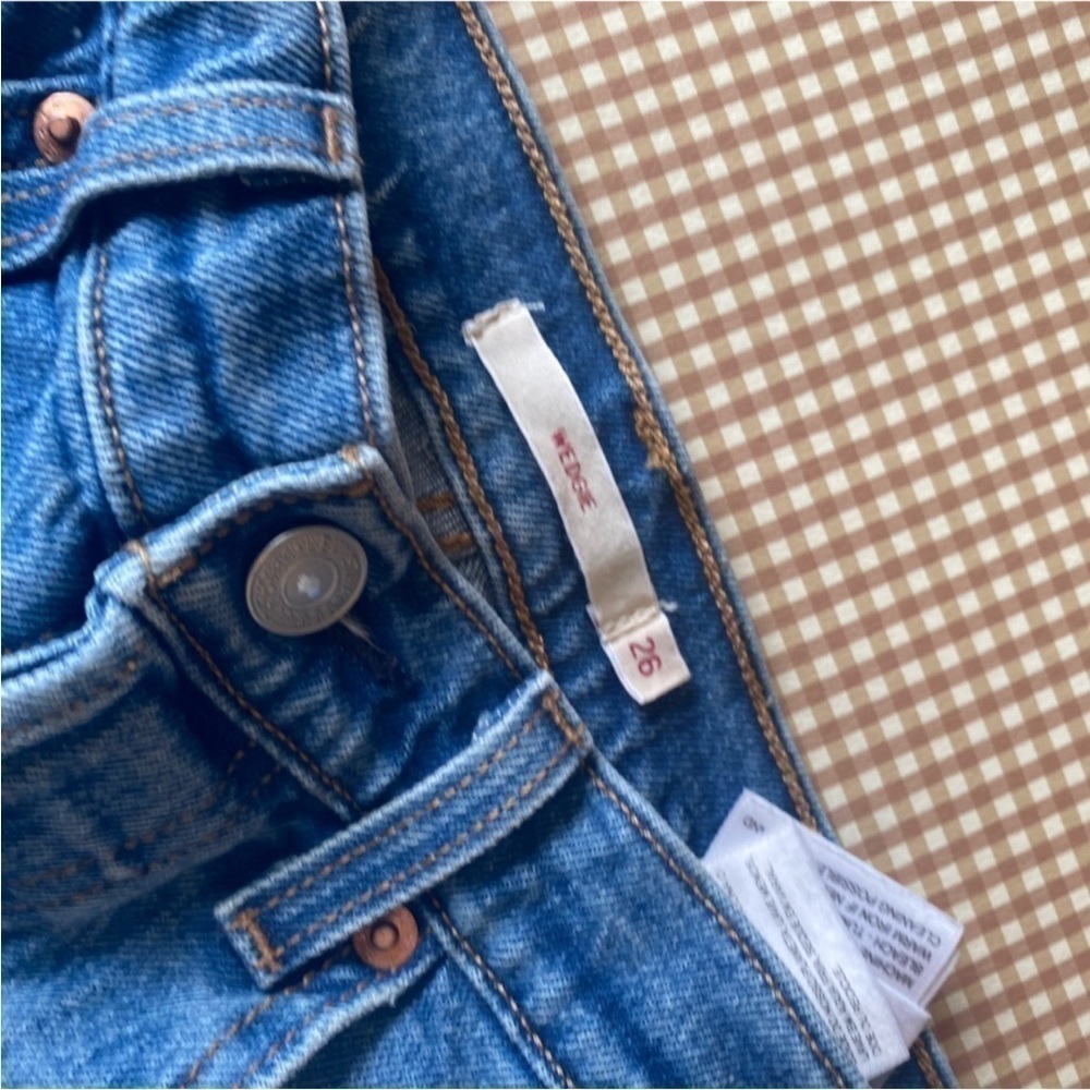 Levi's Wedgie fit Button Fly denim‎ jeans. Size 26 - Picture 7 of 16